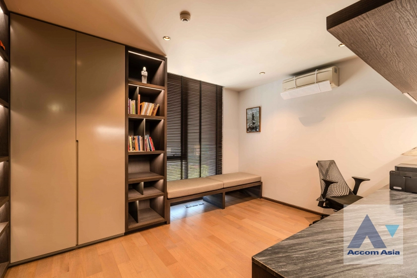 16  3 br Condominium For Rent in Ploenchit ,Bangkok BTS Ratchadamri - MRT Silom at Klass Sarasin-Rajdamri AA42119