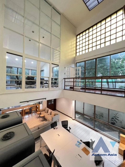 unitHome Office |  3 Bedrooms  House For Rent in Sukhumvit, Bangkok  near BTS Phrom Phong (AA42131)