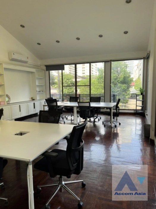 unitHome Office |  3 Bedrooms  House For Rent in Sukhumvit, Bangkok  near BTS Phrom Phong (AA42131)