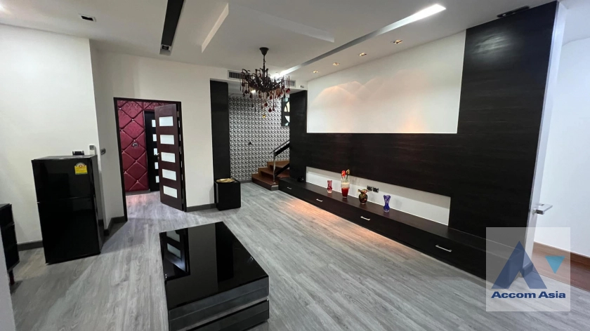 13  5 br House for rent and sale in Sukhumvit ,Bangkok BTS Phrom Phong AA42137