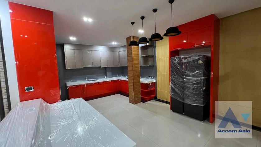 5  5 br House for rent and sale in Sukhumvit ,Bangkok BTS Phrom Phong AA42137