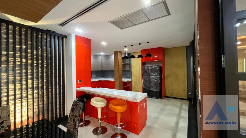 8  5 br House for rent and sale in Sukhumvit ,Bangkok BTS Phrom Phong AA42137
