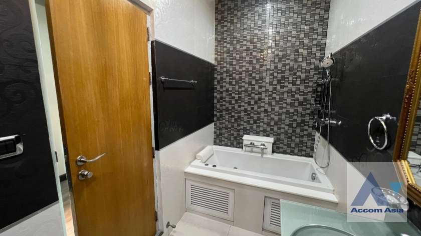 24  5 br House for rent and sale in Sukhumvit ,Bangkok BTS Phrom Phong AA42137