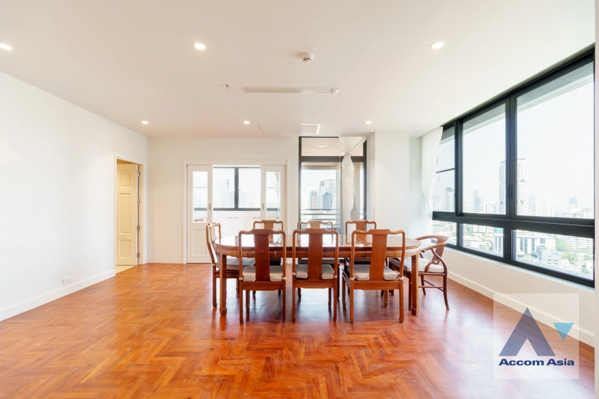unitPet friendly |  4 Bedrooms  Condominium For Rent in Sukhumvit, Bangkok  near BTS Phrom Phong (AA42145)