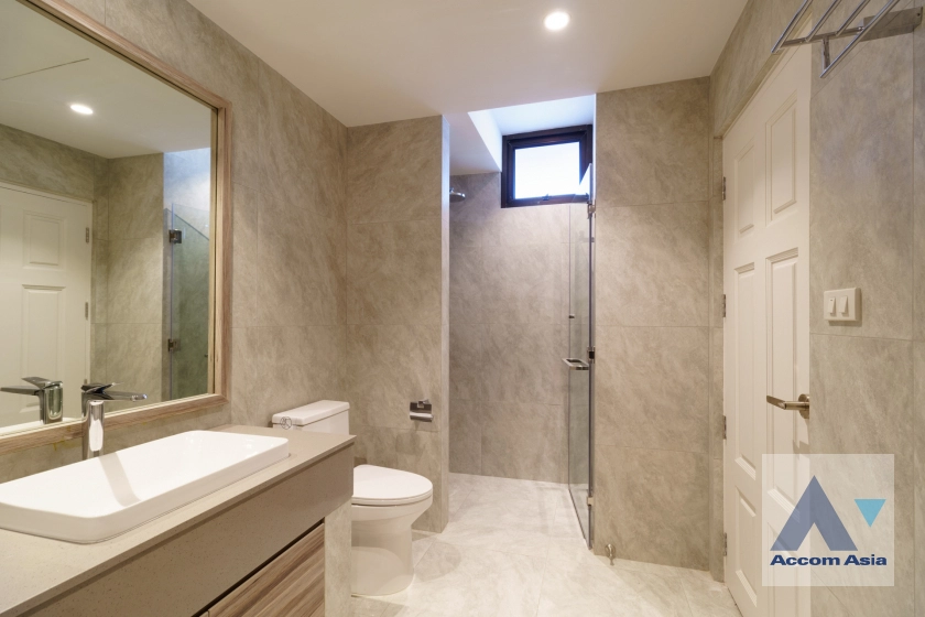 15  4 br Condominium For Rent in Sukhumvit ,Bangkok BTS Phrom Phong at Ruamsuk Condominium AA42145