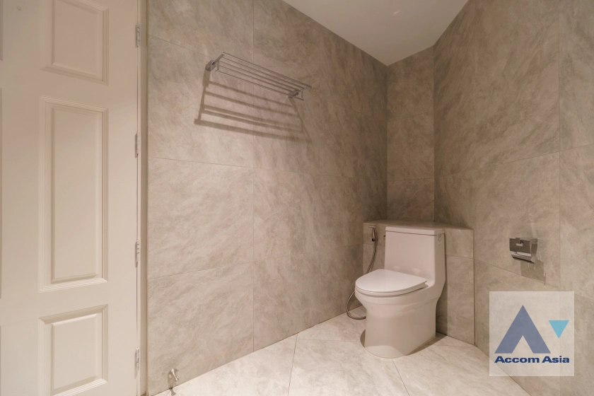 33  4 br Condominium For Rent in Sukhumvit ,Bangkok BTS Phrom Phong at Ruamsuk Condominium AA42145