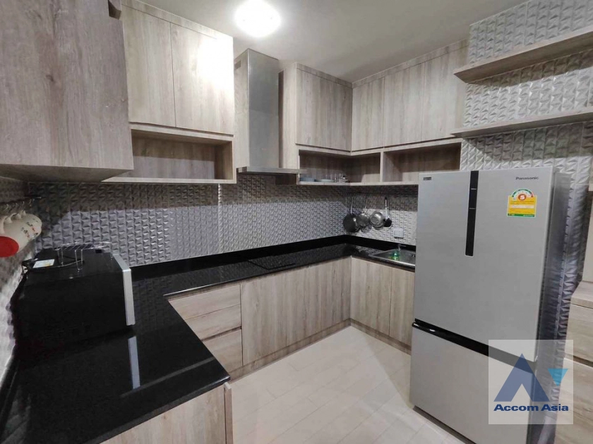 unit 1 Bedroom  Condominium For Rent in Ploenchit, Bangkok  near BTS Ploenchit (AA42151)