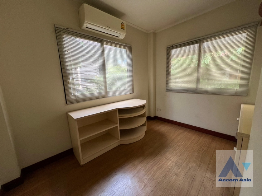 11  4 br House For Rent in Sukhumvit ,Bangkok BTS Ekkamai AA42165
