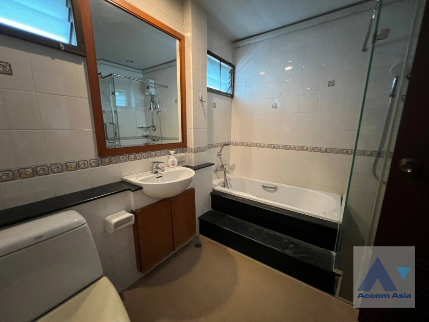 12  4 br House For Rent in Sukhumvit ,Bangkok BTS Ekkamai AA42165