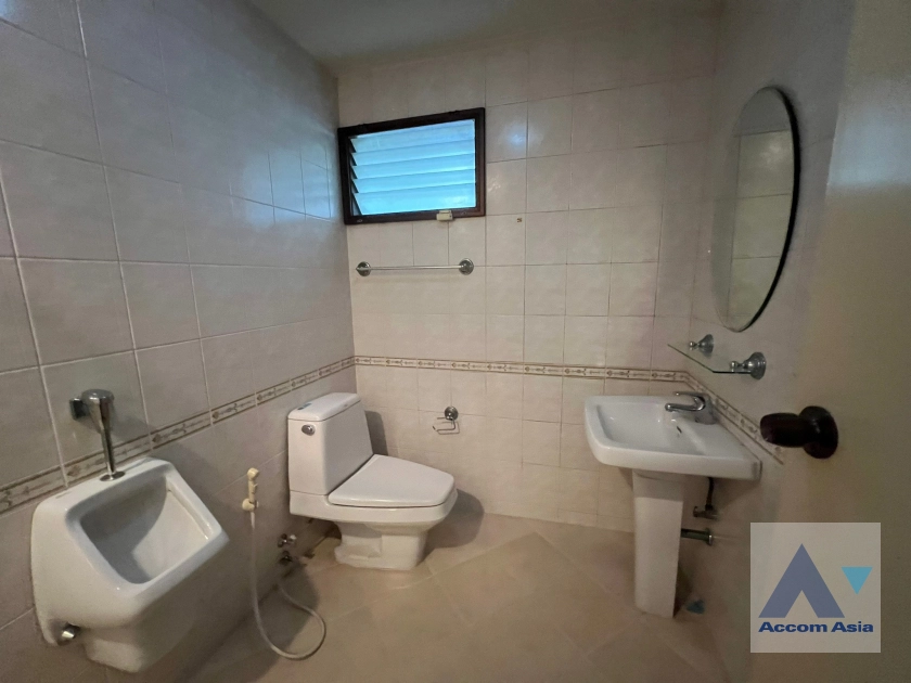 13  4 br House For Rent in Sukhumvit ,Bangkok BTS Ekkamai AA42165