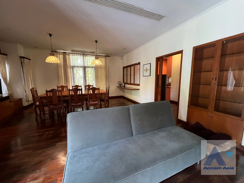 5  4 br House For Rent in Sukhumvit ,Bangkok BTS Ekkamai AA42165