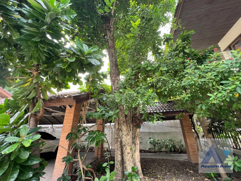 17  4 br House For Rent in Sukhumvit ,Bangkok BTS Ekkamai AA42165