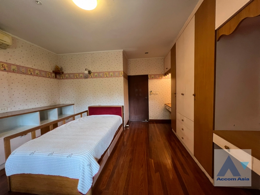 8  4 br House For Rent in Sukhumvit ,Bangkok BTS Ekkamai AA42165