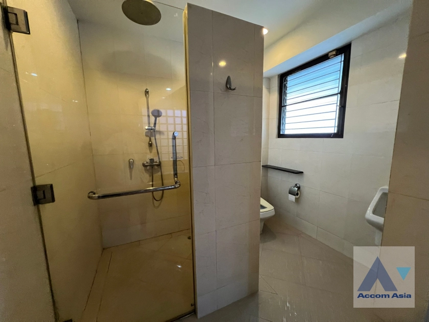 15  4 br House For Rent in Sukhumvit ,Bangkok BTS Ekkamai AA42165