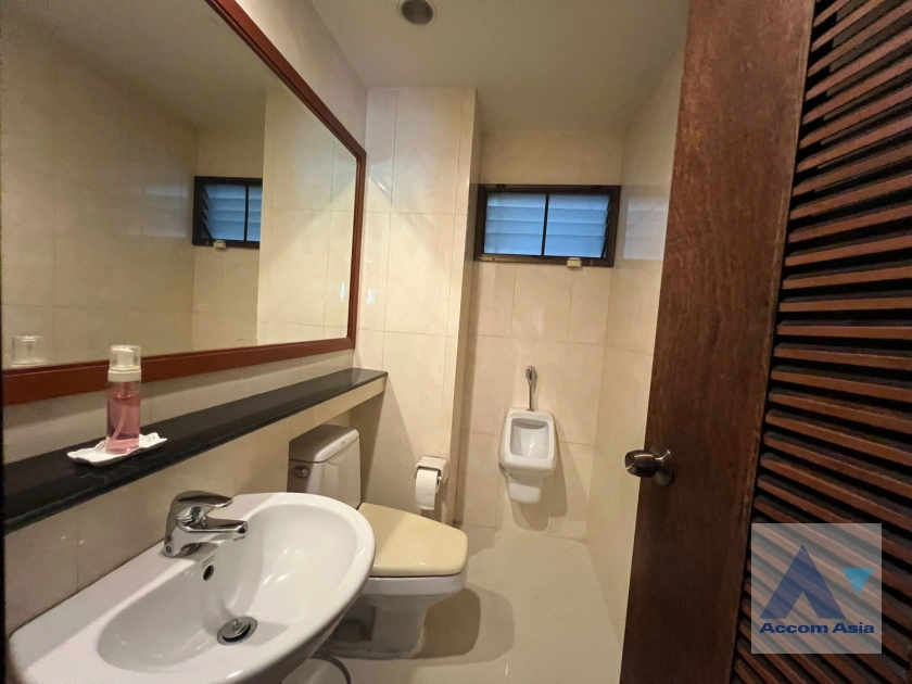 16  4 br House For Rent in Sukhumvit ,Bangkok BTS Ekkamai AA42165