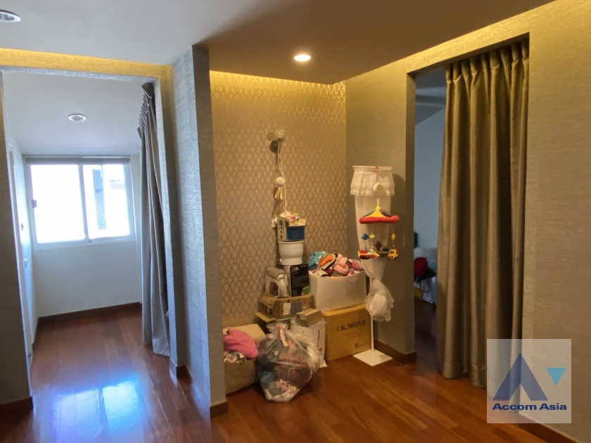 15  3 br Townhouse For Sale in Sathorn ,Bangkok  AA42178