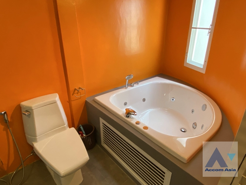 18  3 br Townhouse For Sale in Sathorn ,Bangkok  AA42178