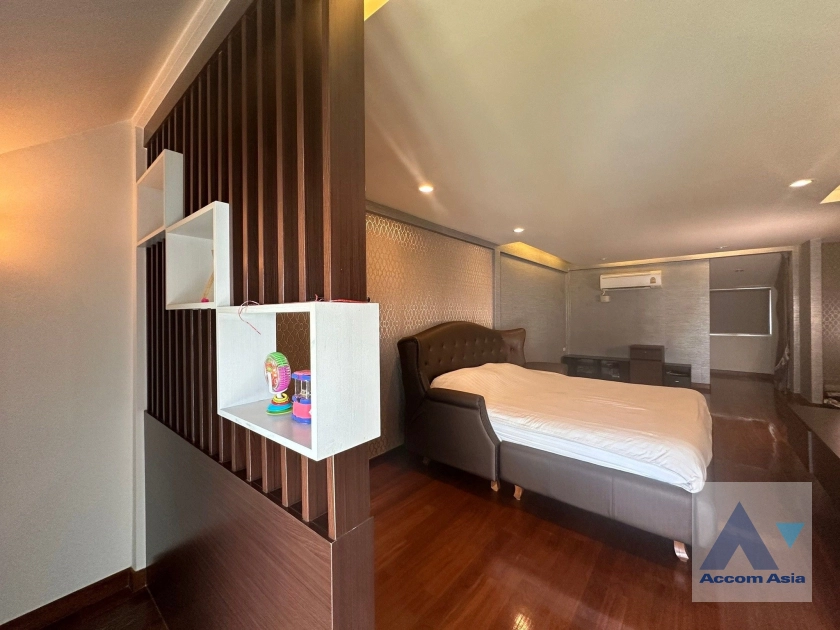 12  3 br Townhouse For Sale in Sathorn ,Bangkok  AA42178