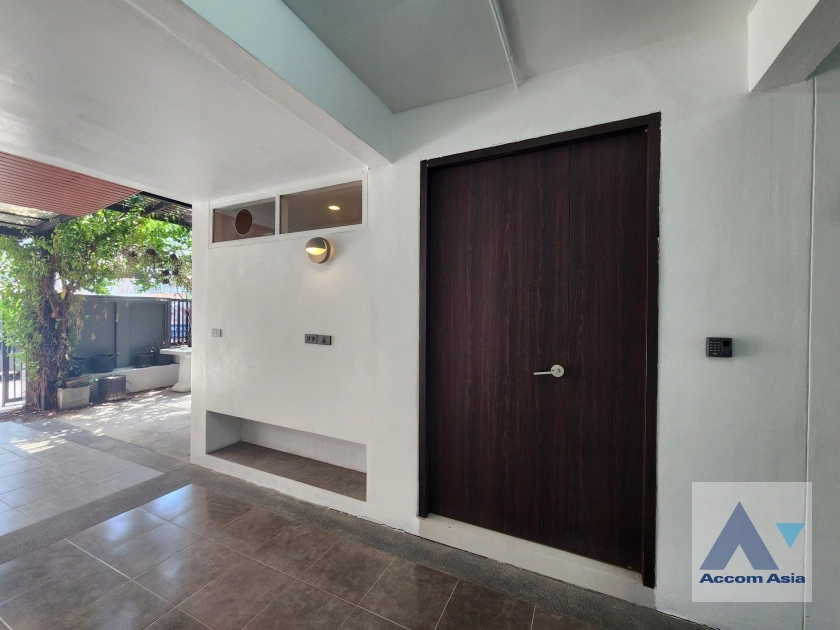 23  3 br Townhouse For Sale in Sathorn ,Bangkok  AA42178