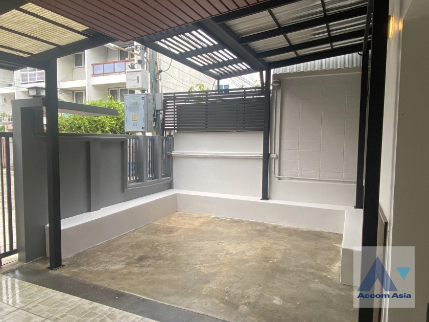 22  3 br Townhouse For Sale in Sathorn ,Bangkok  AA42178
