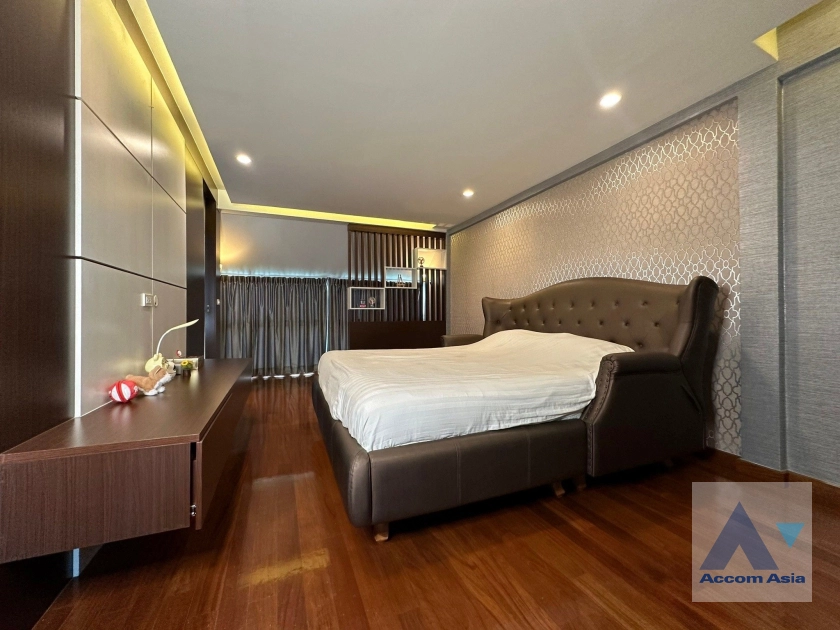 9  3 br Townhouse For Sale in Sathorn ,Bangkok  AA42178