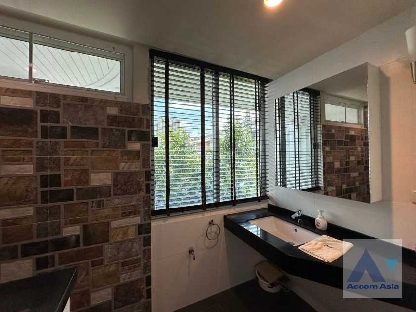 17  3 br Townhouse For Sale in Sathorn ,Bangkok  AA42178