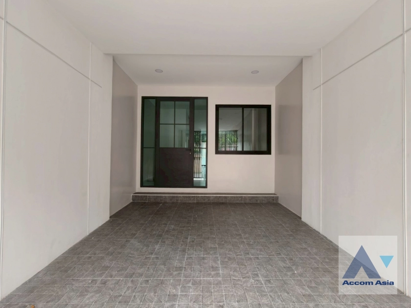 25  3 br Townhouse For Sale in Sukhumvit ,Bangkok BTS Ekkamai AA42207