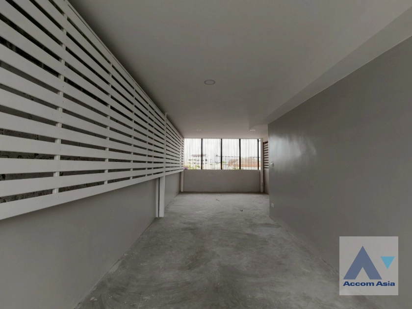29  3 br Townhouse For Sale in Sukhumvit ,Bangkok BTS Ekkamai AA42207