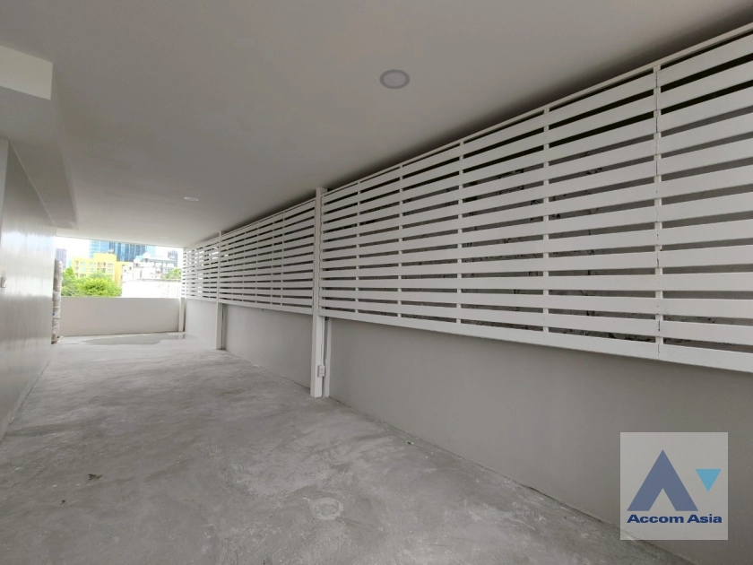 27  3 br Townhouse For Sale in Sukhumvit ,Bangkok BTS Ekkamai AA42207