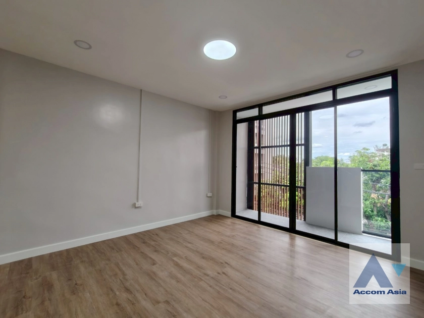 17  3 br Townhouse For Sale in Sukhumvit ,Bangkok BTS Ekkamai AA42207