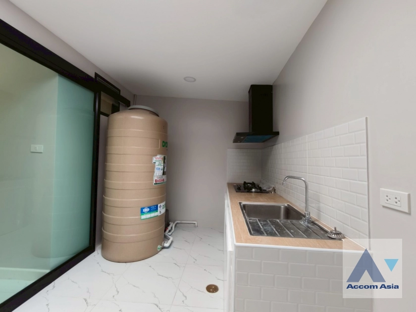 7  3 br Townhouse For Sale in Sukhumvit ,Bangkok BTS Ekkamai AA42207