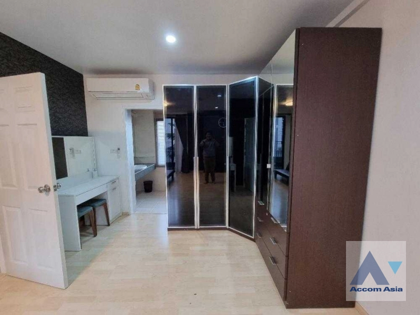 unit 3 Bedrooms  Townhouse For Rent in Pattanakarn, Bangkok  near BTS On Nut (AA42209)