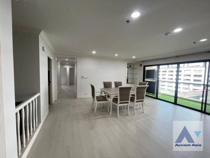 unitPet friendly |  3 Bedrooms  Apartment For Rent in Sukhumvit, Bangkok  near BTS Asok - MRT Sukhumvit (AA42231)