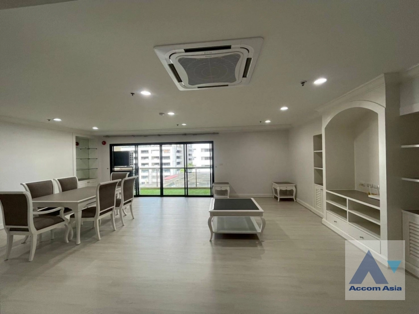 unitPet friendly |  3 Bedrooms  Apartment For Rent in Sukhumvit, Bangkok  near BTS Asok - MRT Sukhumvit (AA42231)