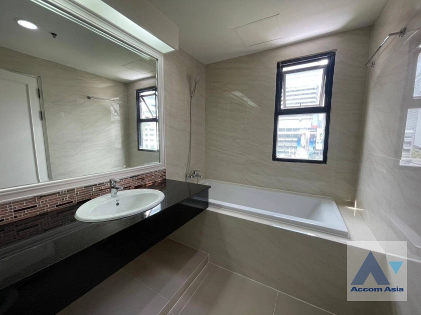 16  3 br Apartment For Rent in Sukhumvit ,Bangkok BTS Asok - MRT Sukhumvit at Perfect Apartment for Big Family, Prime Location Near Main Street AA42231