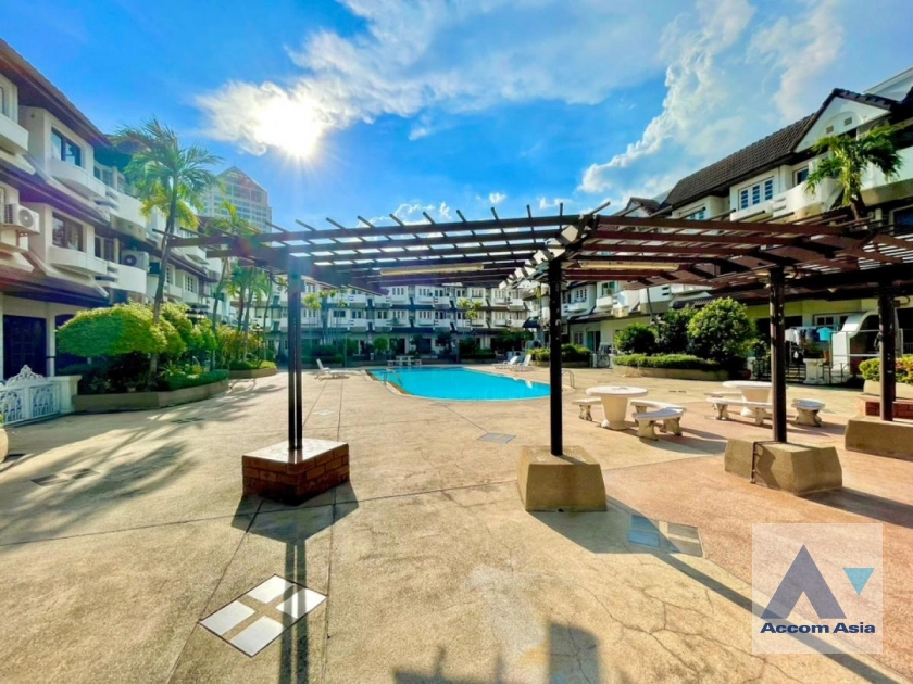 4  4 br Townhouse For Rent in Sukhumvit ,Bangkok BTS Phra khanong at Regent 71 AA42246