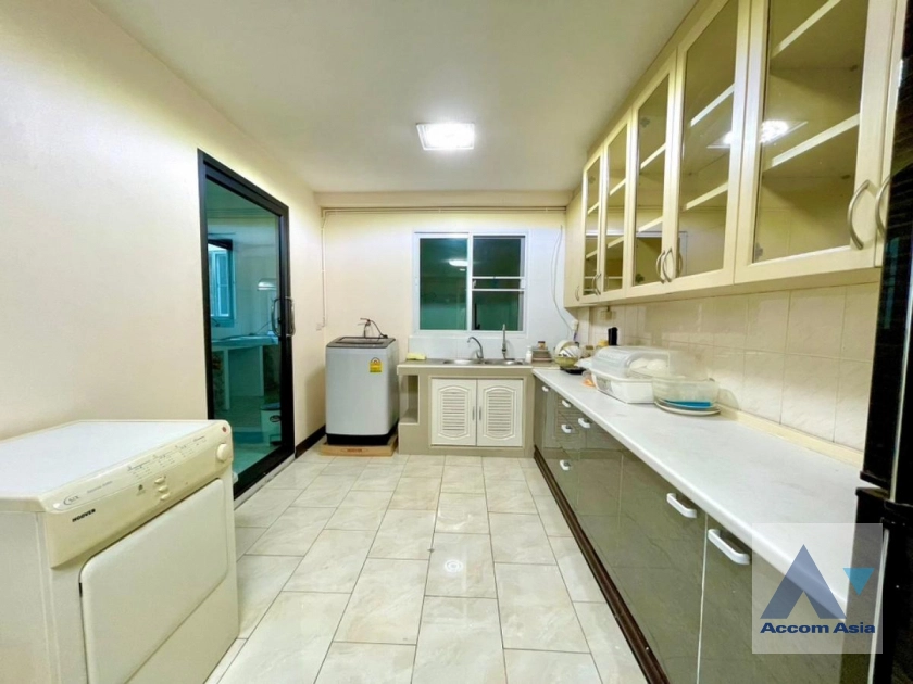 10  4 br Townhouse For Rent in Sukhumvit ,Bangkok BTS Phra khanong at Regent 71 AA42246