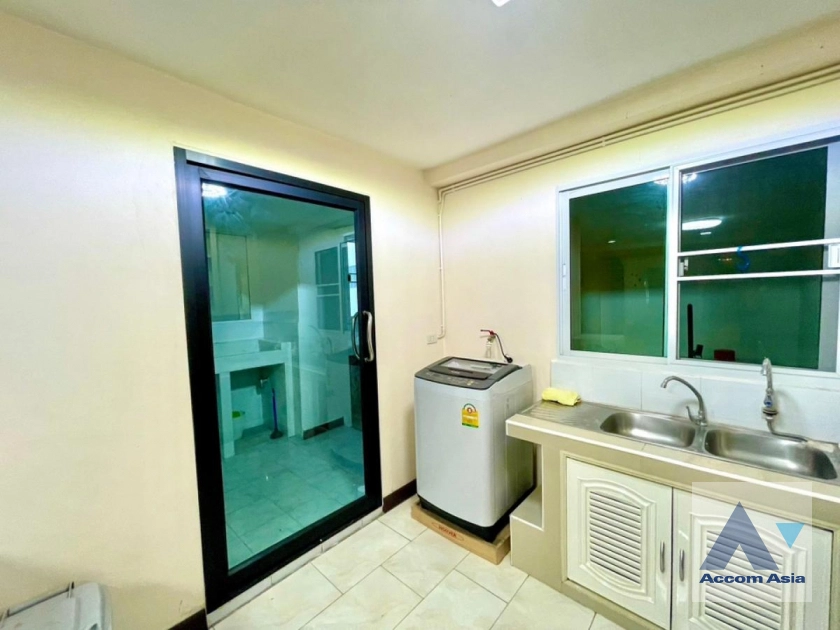 11  4 br Townhouse For Rent in Sukhumvit ,Bangkok BTS Phra khanong at Regent 71 AA42246