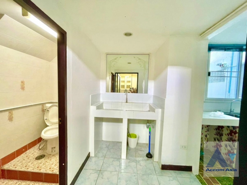 18  4 br Townhouse For Rent in Sukhumvit ,Bangkok BTS Phra khanong at Regent 71 AA42246