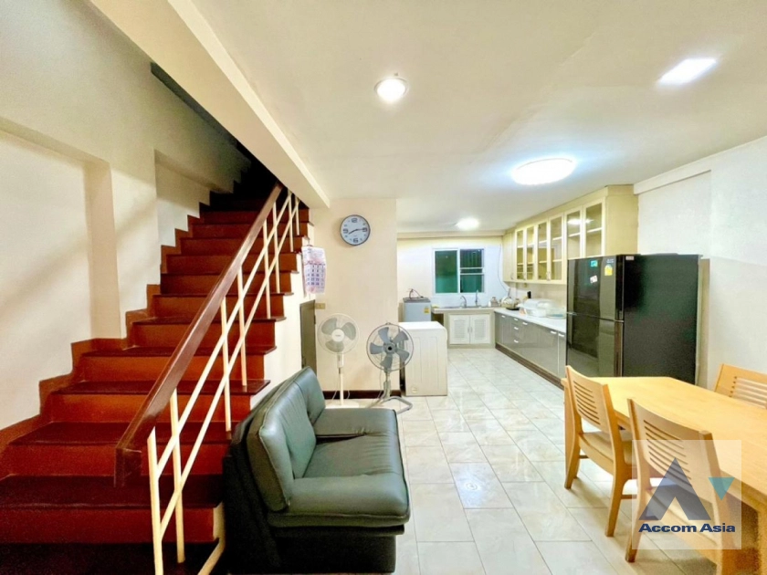 21  4 br Townhouse For Rent in Sukhumvit ,Bangkok BTS Phra khanong at Regent 71 AA42246