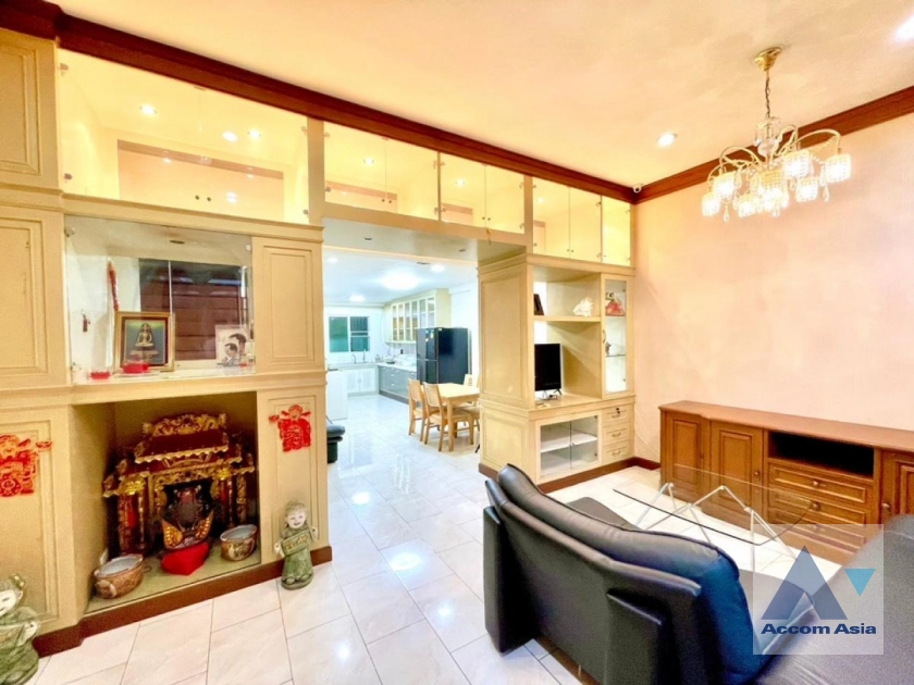 26  4 br Townhouse For Rent in Sukhumvit ,Bangkok BTS Phra khanong at Regent 71 AA42246