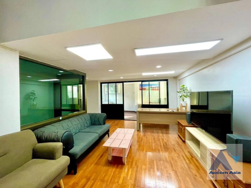 29  4 br Townhouse For Rent in Sukhumvit ,Bangkok BTS Phra khanong at Regent 71 AA42246