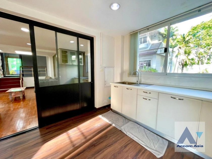 32  4 br Townhouse For Rent in Sukhumvit ,Bangkok BTS Phra khanong at Regent 71 AA42246