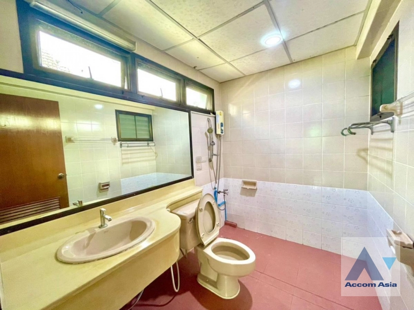 40  4 br Townhouse For Rent in Sukhumvit ,Bangkok BTS Phra khanong at Regent 71 AA42246