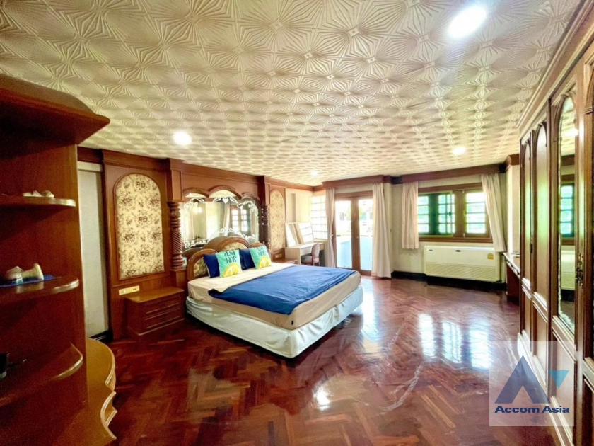 37  4 br Townhouse For Rent in Sukhumvit ,Bangkok BTS Phra khanong at Regent 71 AA42246