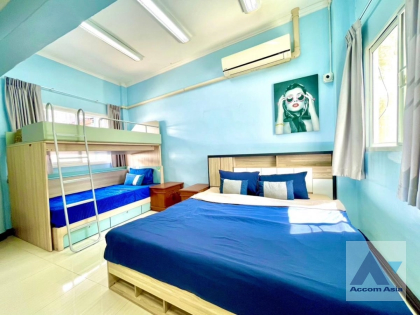 36  4 br Townhouse For Rent in Sukhumvit ,Bangkok BTS Phra khanong at Regent 71 AA42246