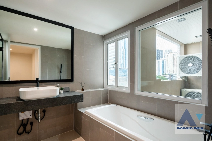 19  3 br Condominium For Sale in Sukhumvit ,Bangkok BTS Ekkamai at Le Nice Ekamai AA42253