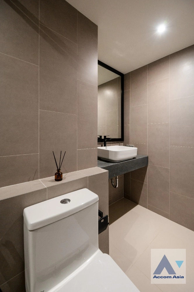 23  3 br Condominium For Sale in Sukhumvit ,Bangkok BTS Ekkamai at Le Nice Ekamai AA42253