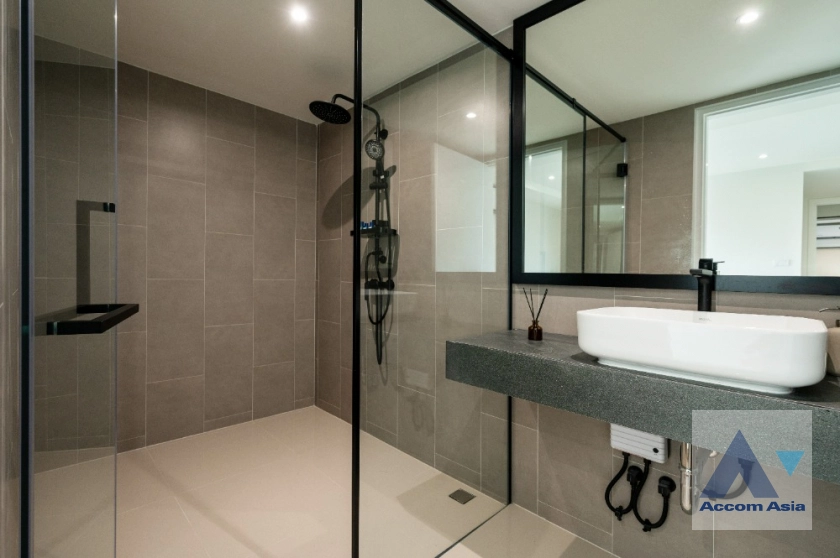 27  3 br Condominium For Sale in Sukhumvit ,Bangkok BTS Ekkamai at Le Nice Ekamai AA42253