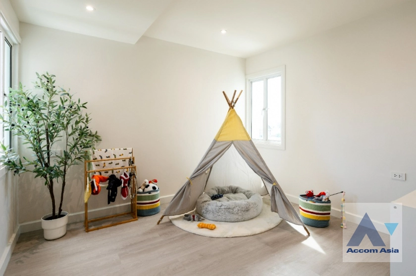 26  3 br Condominium For Sale in Sukhumvit ,Bangkok BTS Ekkamai at Le Nice Ekamai AA42253